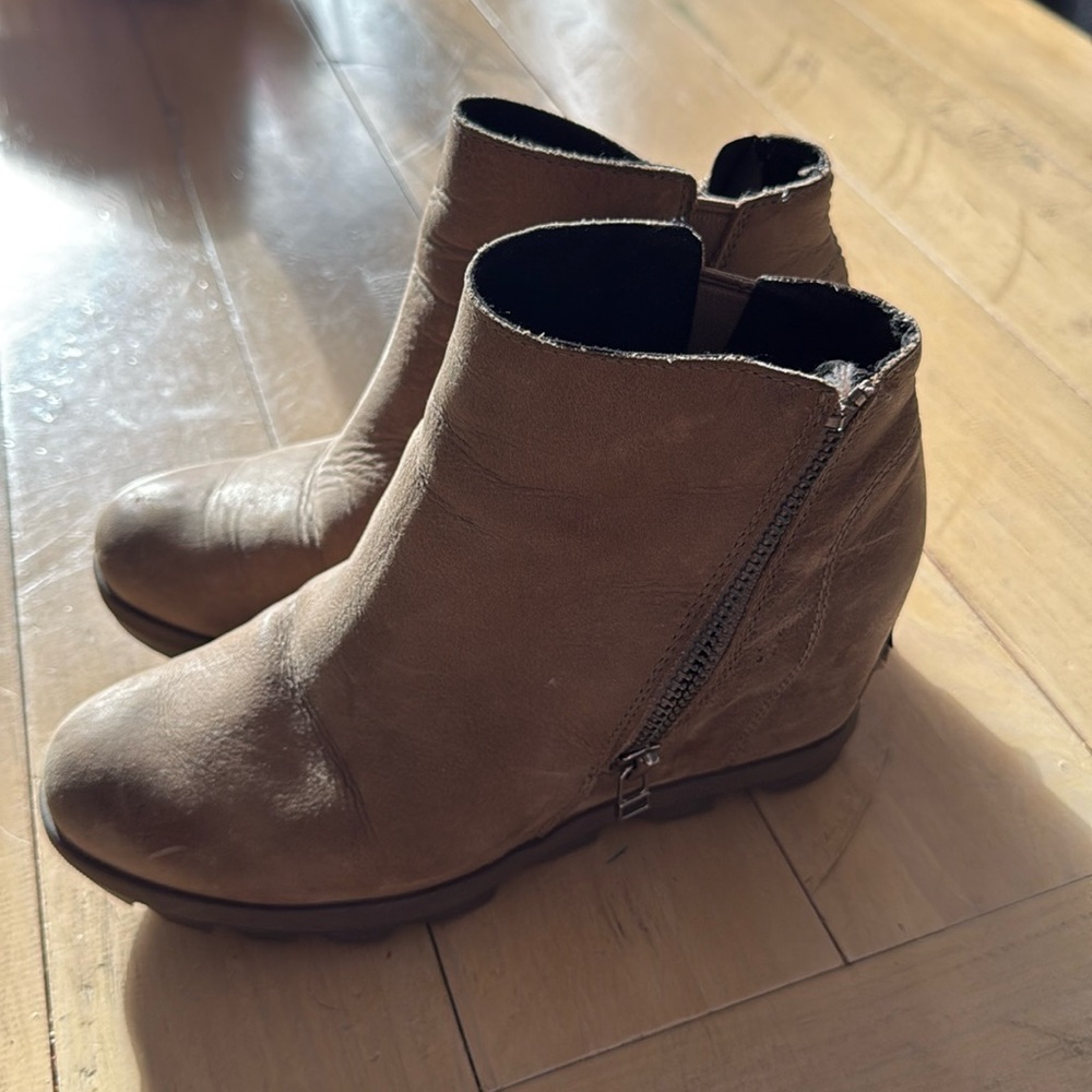 Sorel women’s wedge boot